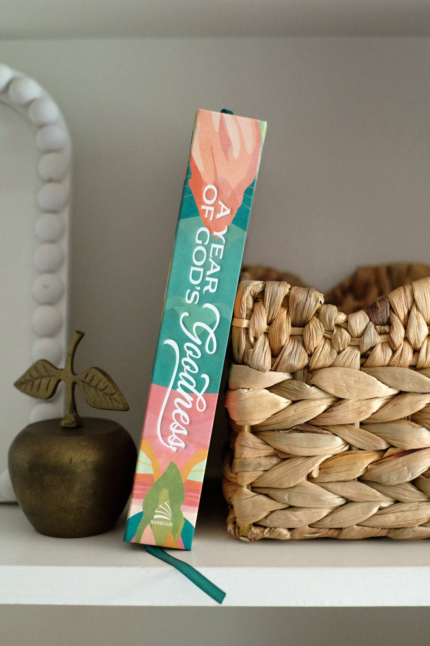 Journal - A Year of God's Goodness: A Prayer & Praise Tracker for Women