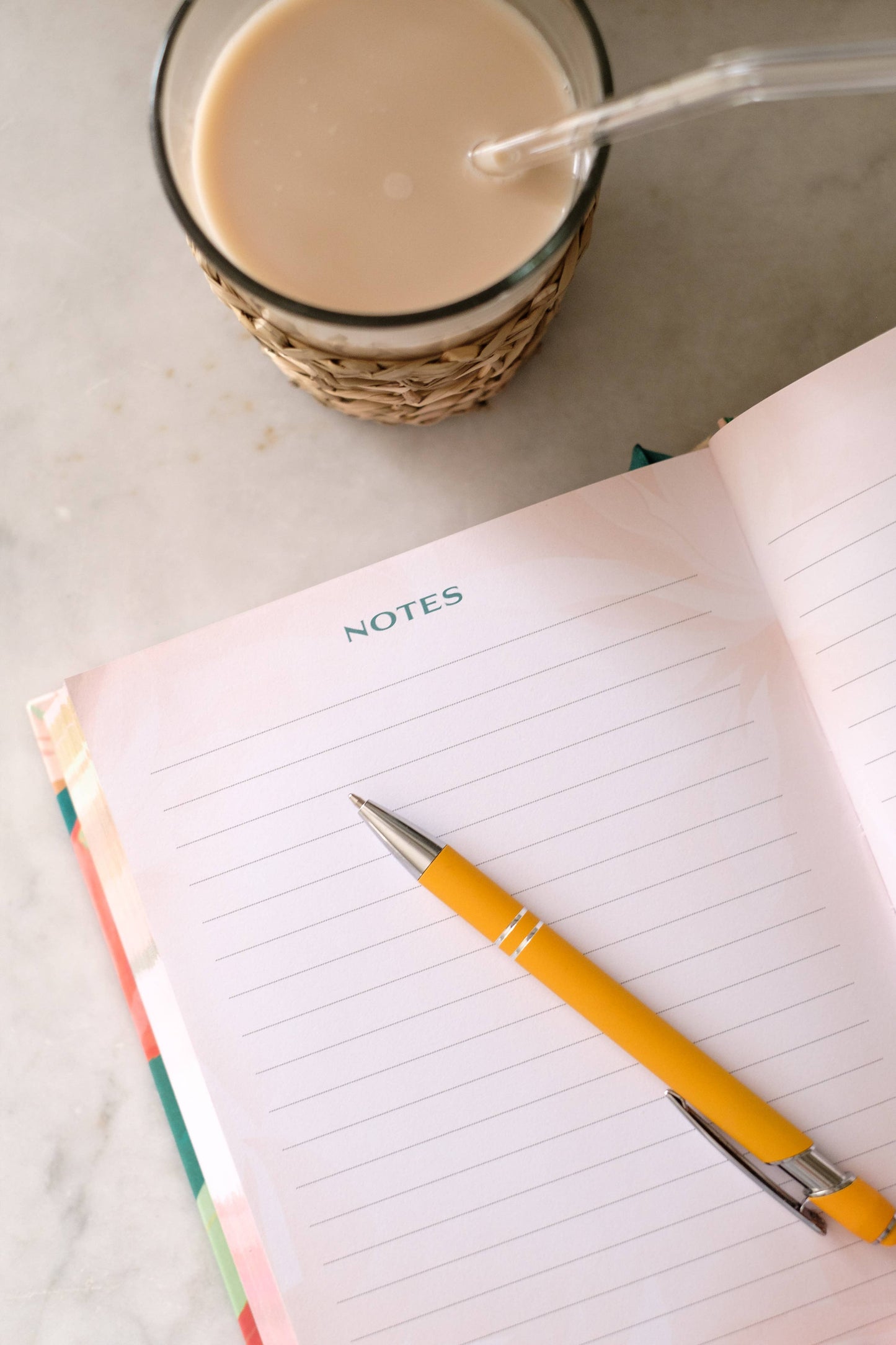 Journal - A Year of God's Goodness: A Prayer & Praise Tracker for Women
