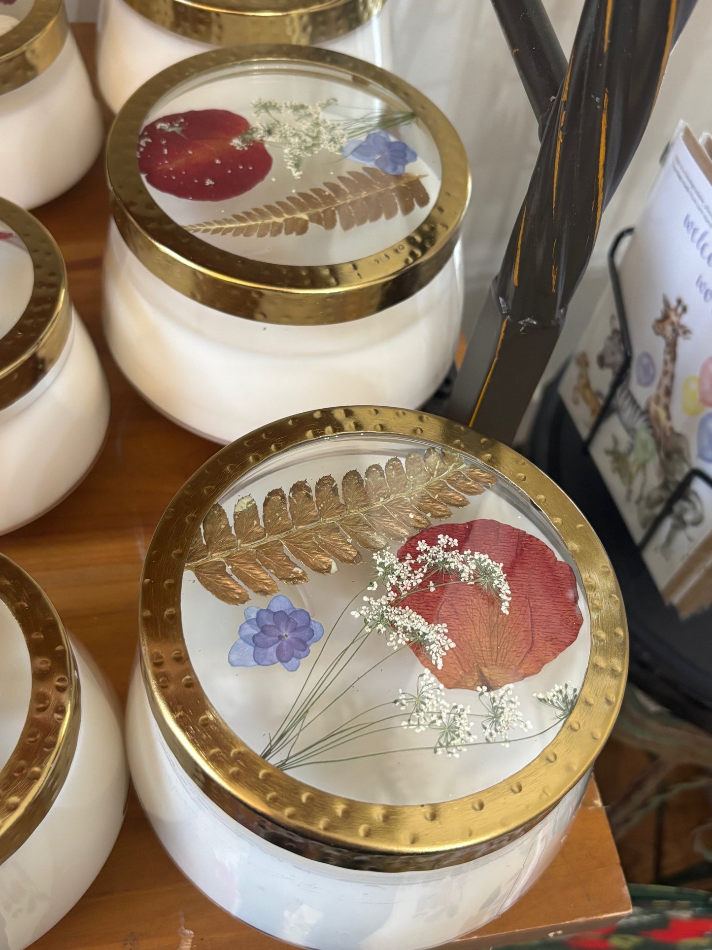 Candle: Winterberry Frost - Large Pressed Floral