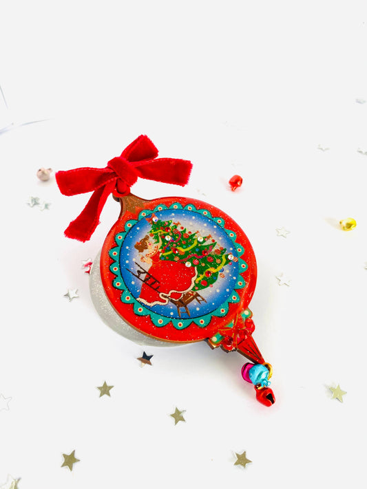 Brooch - Christmas Bauble